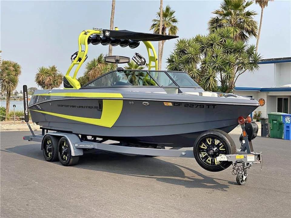 2015 Nautique Super Air Nautique 230