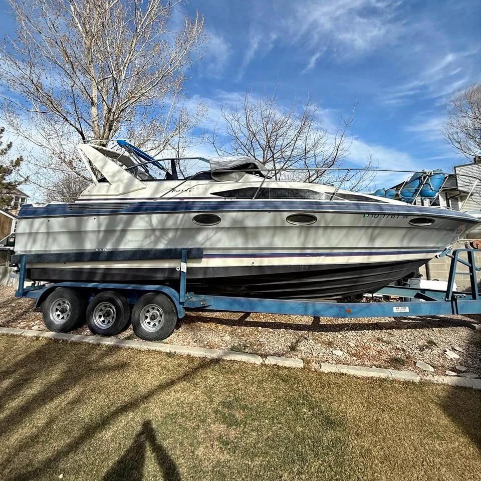 1989 Bayliner 2956 avanti