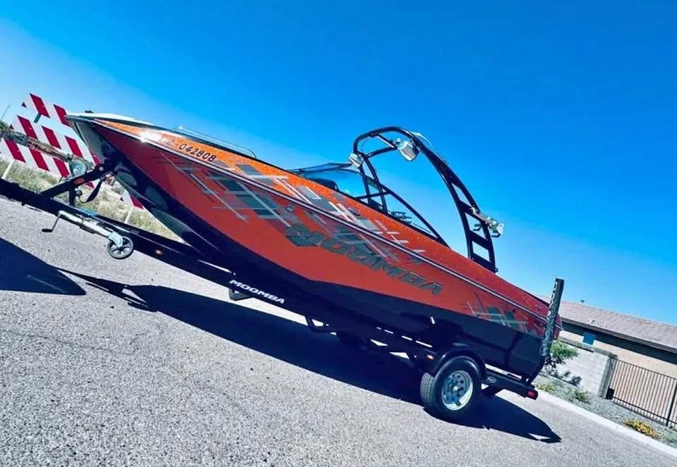 2015 Moomba Mondo Surf Edition