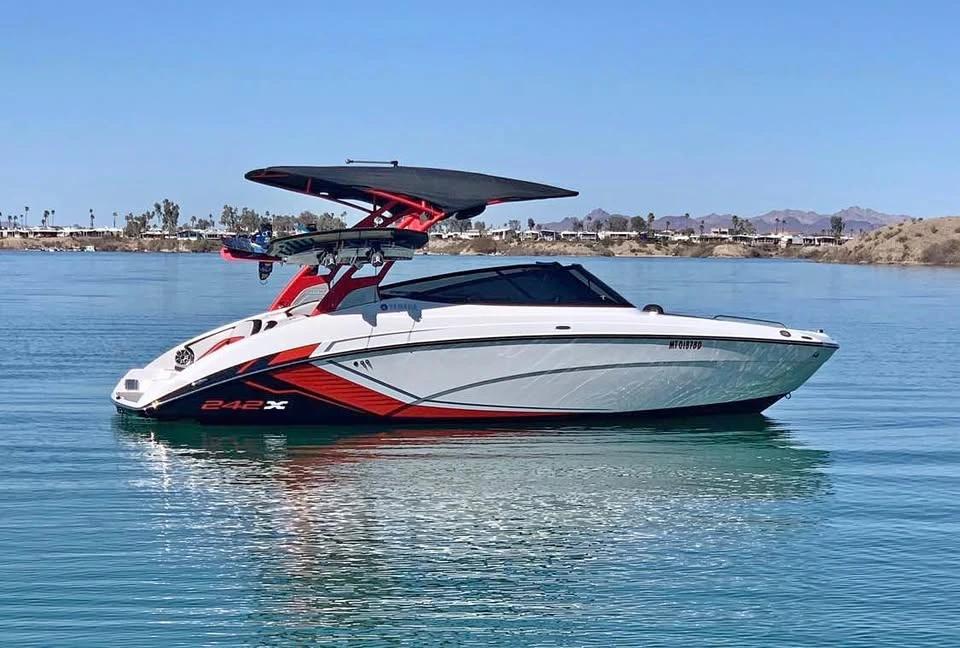 2018 Malibu 242 X E-Series