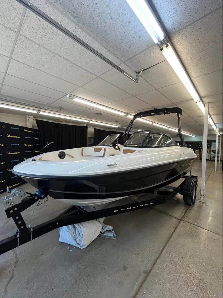 2021 Bayliner VR4