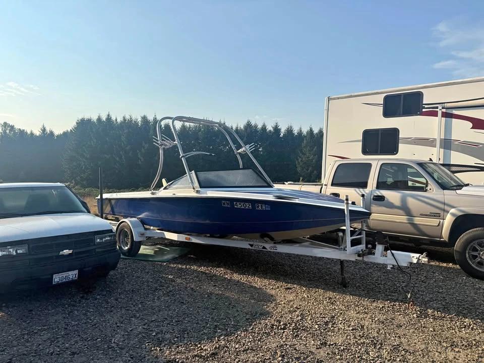 1991 centurion ski boat
