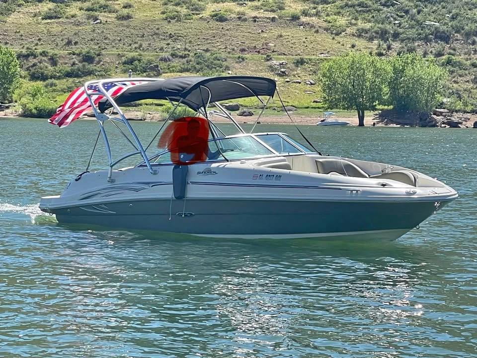 2005 Sea Ray 220 SunDeck SD