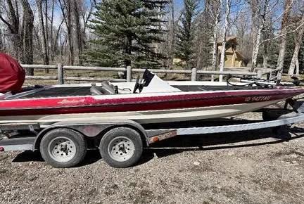 1996 Stroker Bass Boat