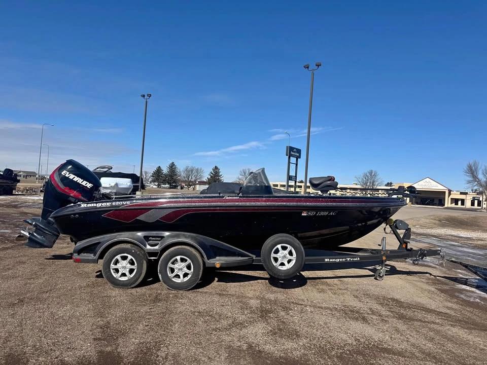 2014 Ranger 620 VS Fisherman