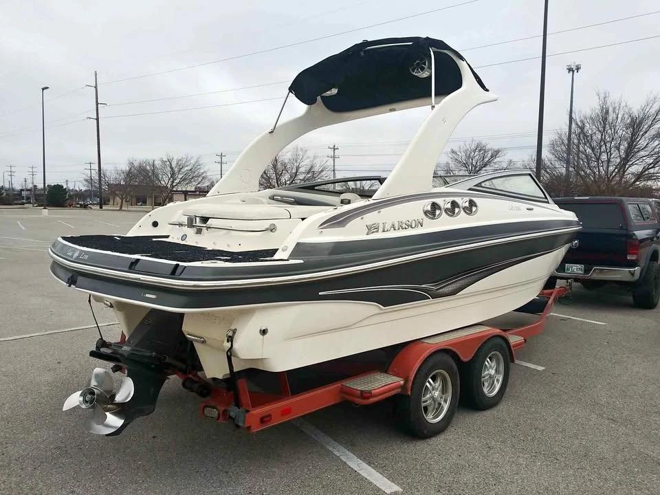 2009 Larson LXI 238