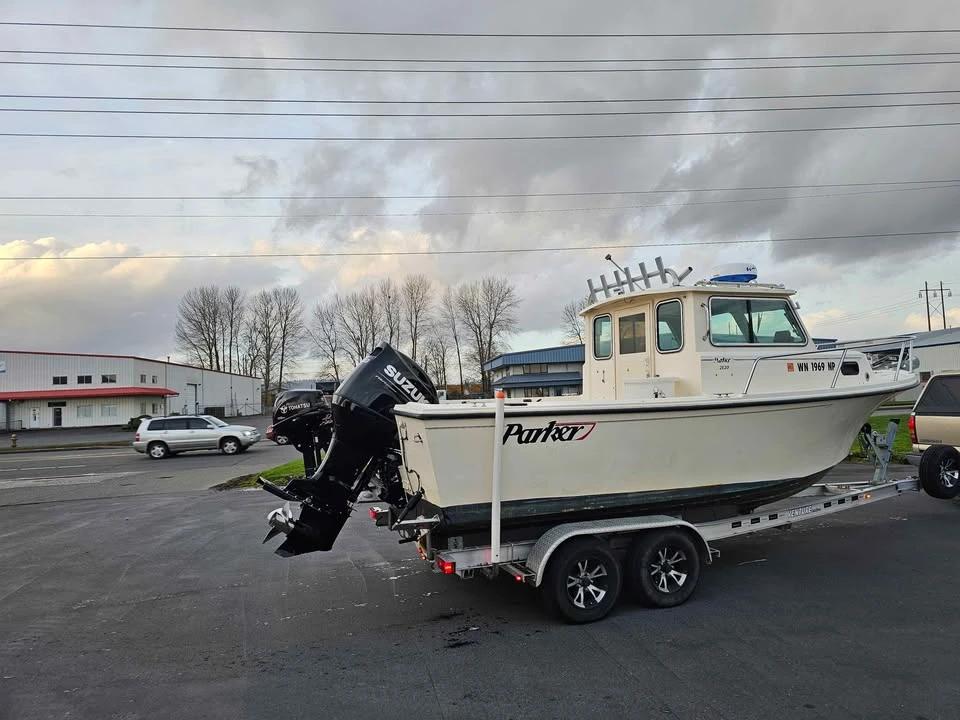 2005 Parker 2120 Pilothouse 2120 Sport Cabin
