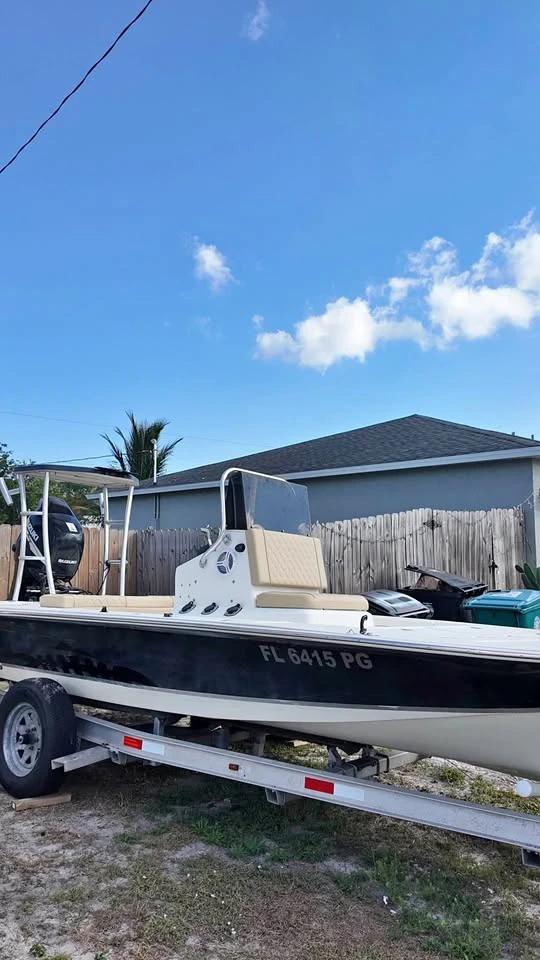2011 Bonefish 22’ Flats Boat