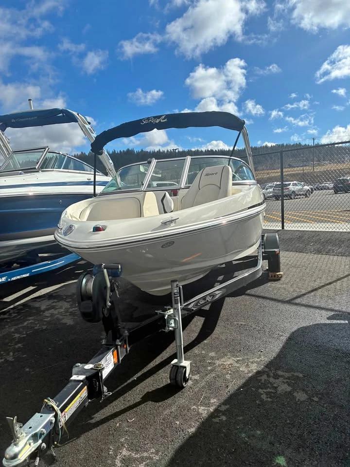 2011 Sea Ray sport 175 Sea Ray 175 Sport