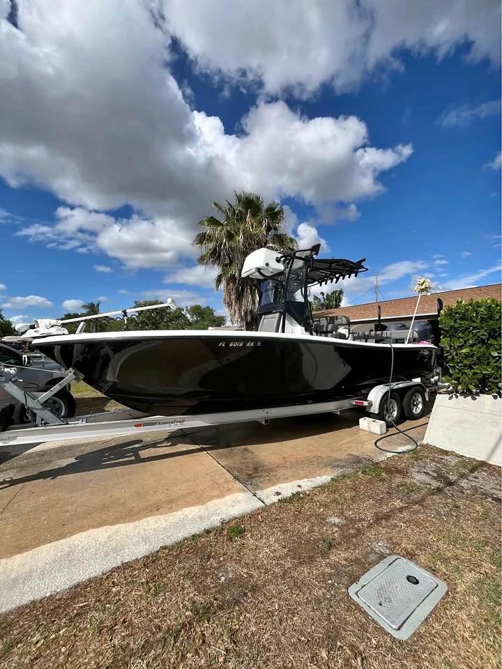 2018 Yellowfin 26 Hybrid