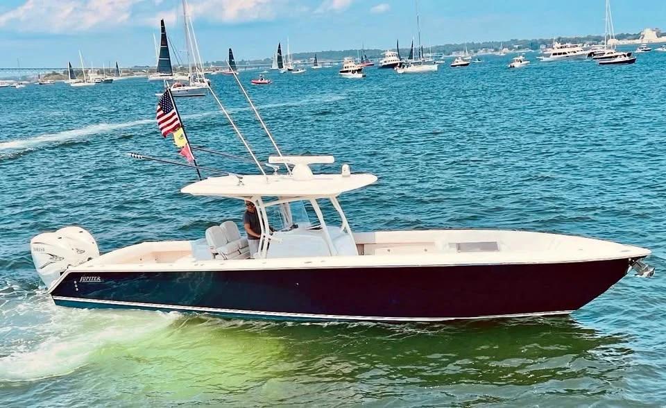 2026 Jupiter 38HFS (Hybrid Forward Seating)