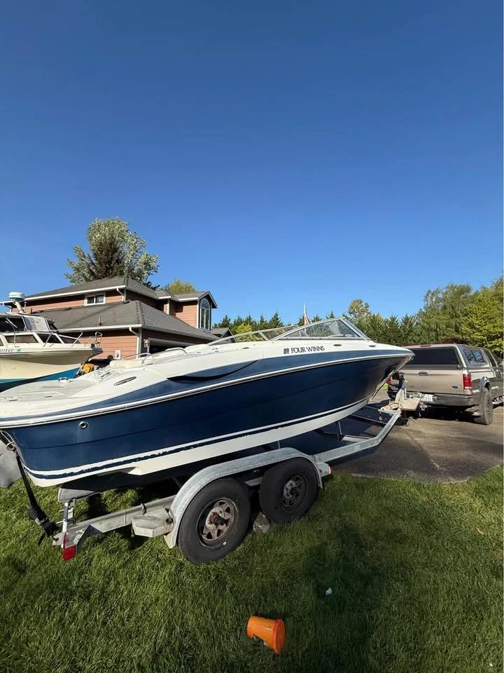 2004 Four Winns 210 horizon 210 Horizon