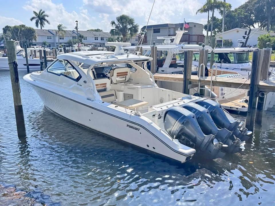 2018 Pursuit 365 DC (Dual Console)