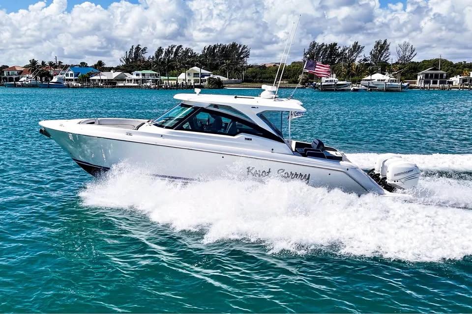 2022 Tiara Yachts 38 LX