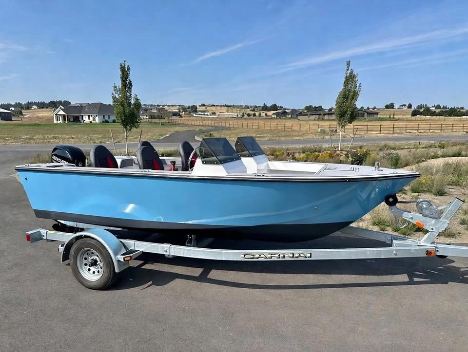 2026 EdgeTracker Fishing Boat