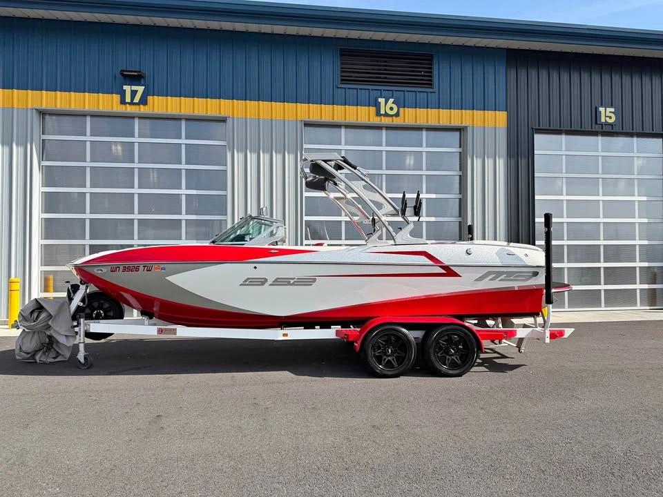 2015 MB b52
