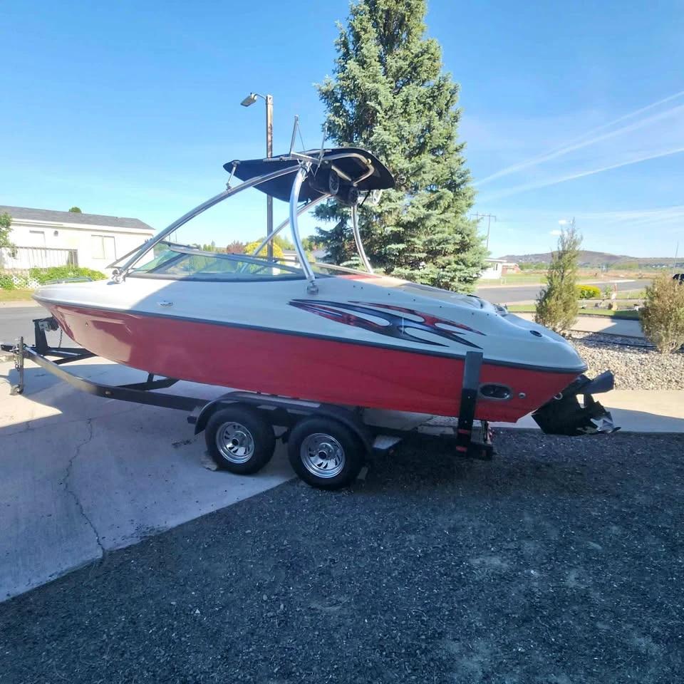 2002 crownline 225 BR