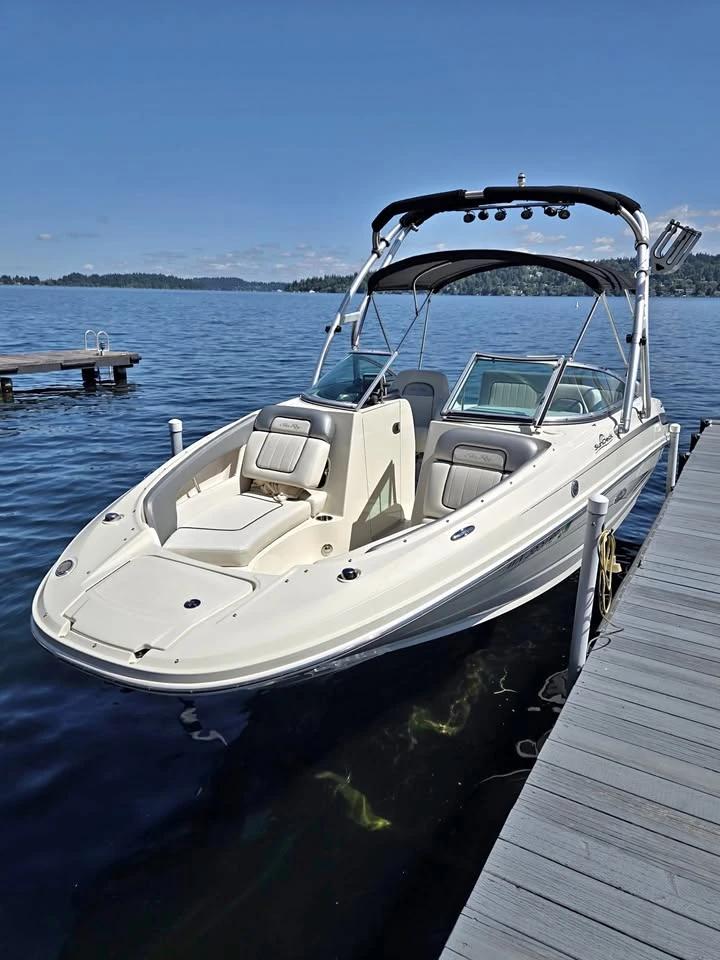 2010 Sea Ray 220 sundeck 220 Sundeck