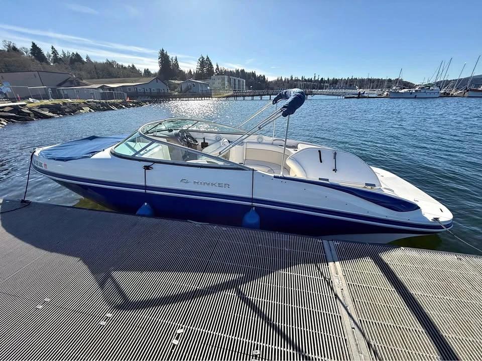 2026 Rinker 246 Captiva Bowrider