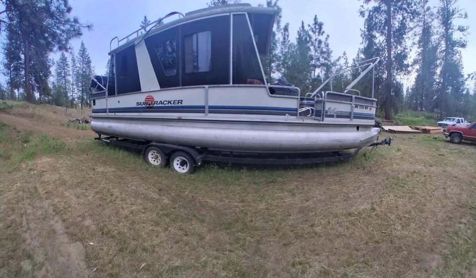 1991 SUN TRACKER Party Cruiser