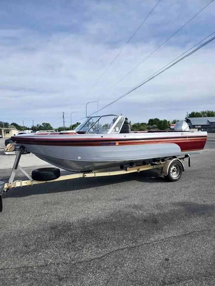1995 Crestliner runabout 1750 Sportfish