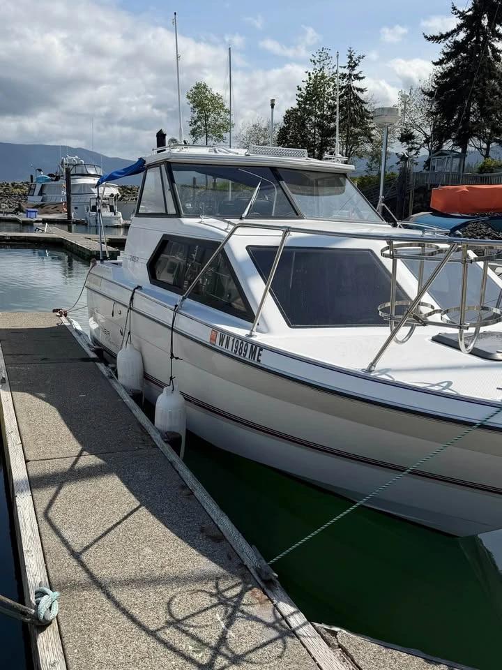 1992 Bayliner 2452 Classic with moorage 2452 Classic Cruiser