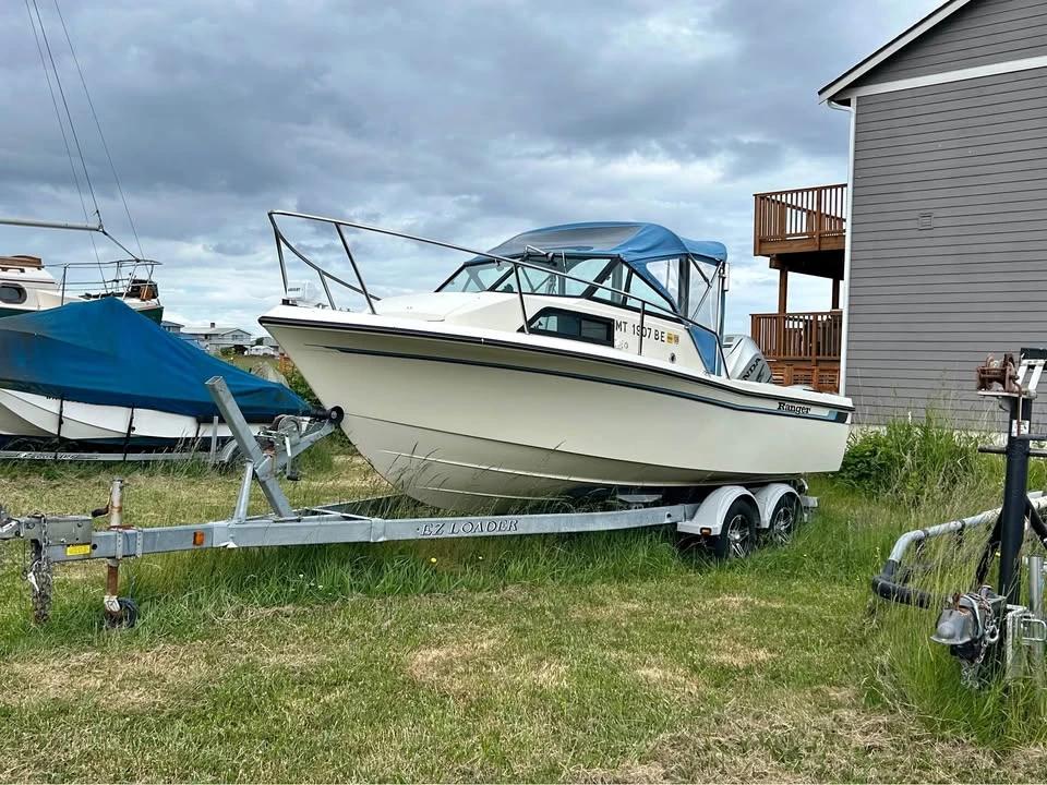 1990 Ranger Cuddy Cabin 21.5’ 2100 Sportscuddy