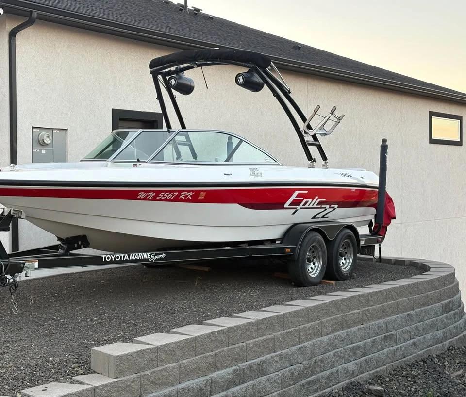 2000 Epic Toyota wakeboard