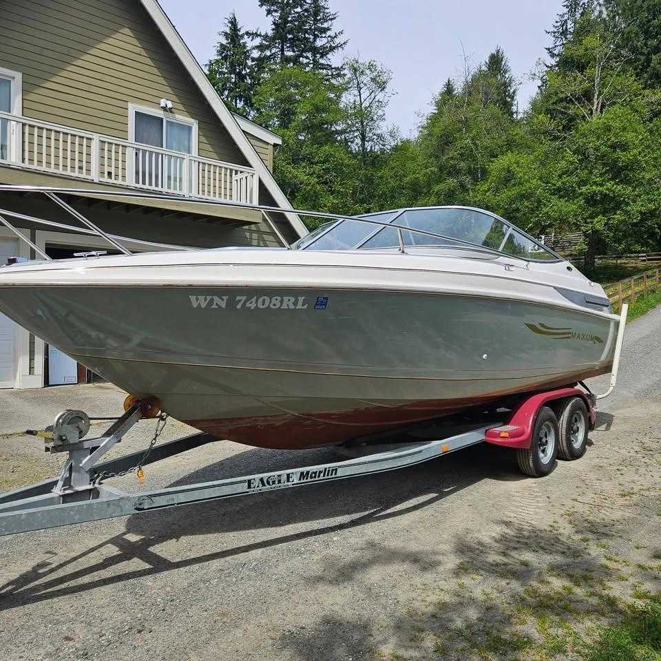1998 Maxum 2400 SC