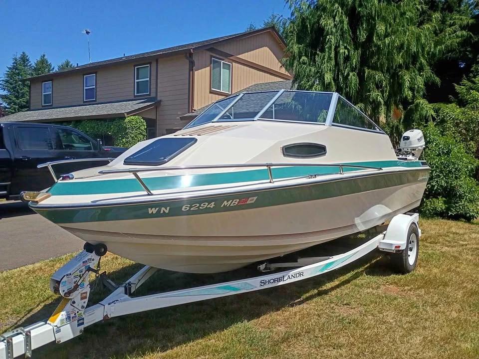 1991 BLUEWATER Executive Cuddy