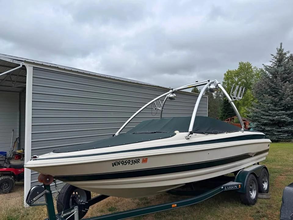2004 LARSON LXI 210