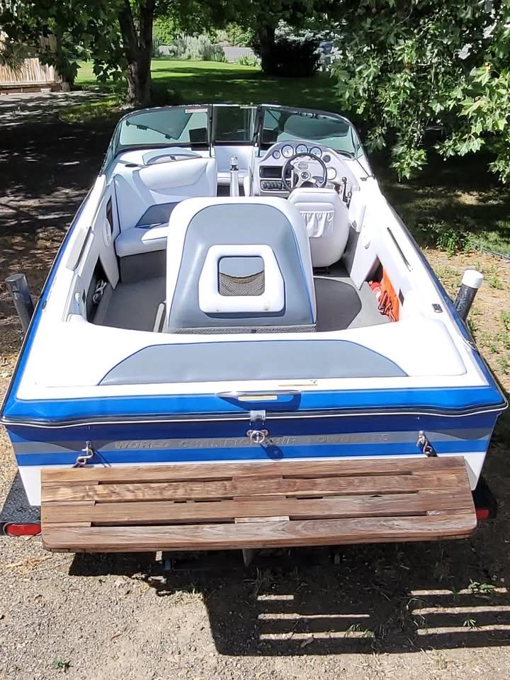 2001 Ski Centurion Bowrider