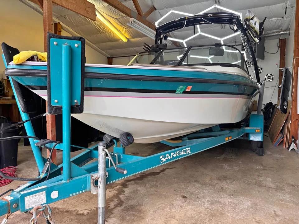 1996 Ski Sanger 20 dlx