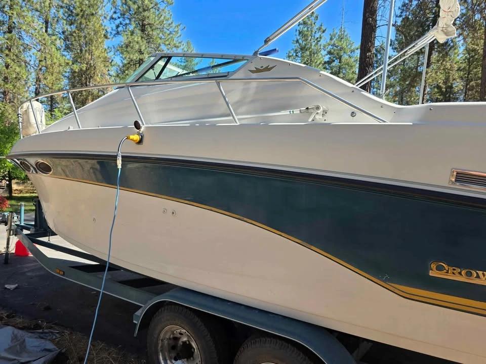 1996 Weekender 215 Express Cruiser
