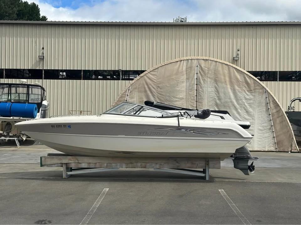 2007 Stingray 220 LX