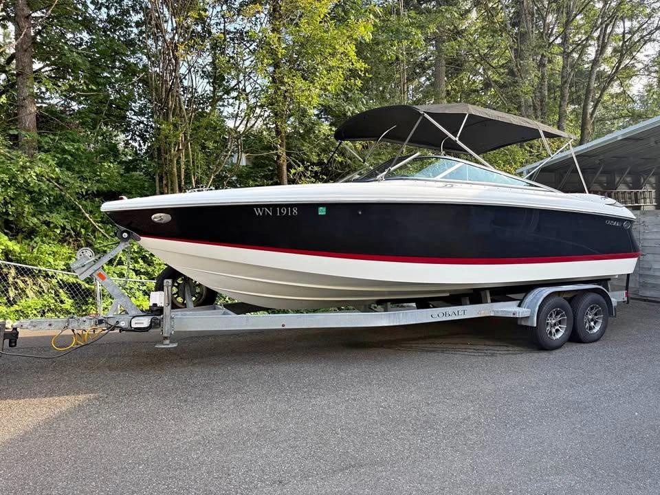 2006 Cobalt 250 open bow Cobalt 250 Bowrider