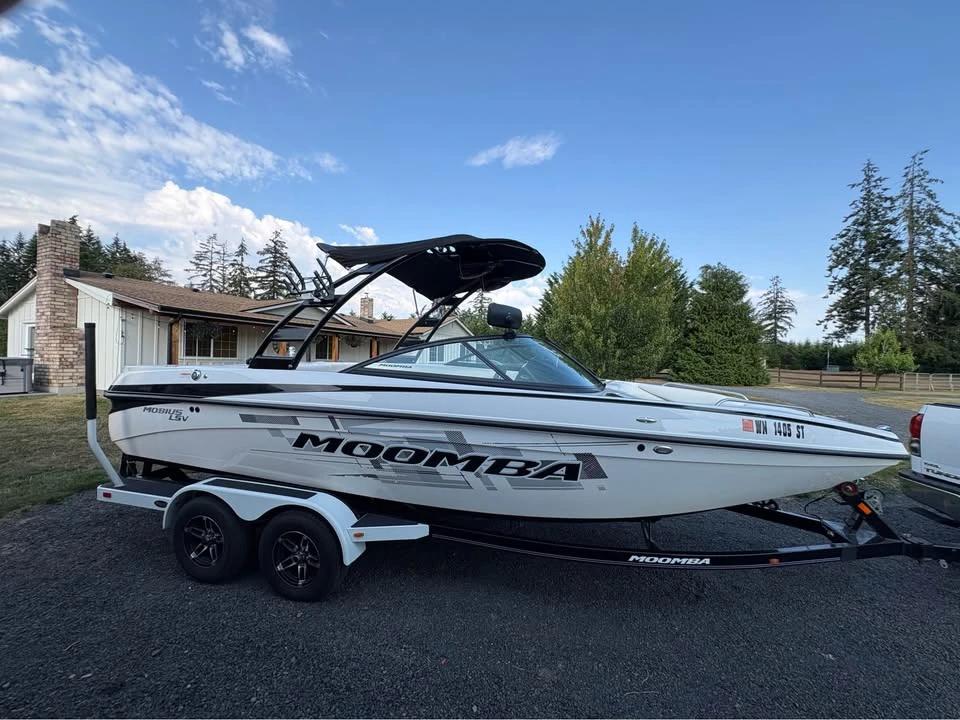 2013 Moomba Mobius LSV