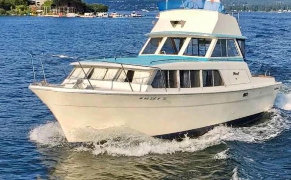 1974 30’ tollycraft express cruiser 30' Express