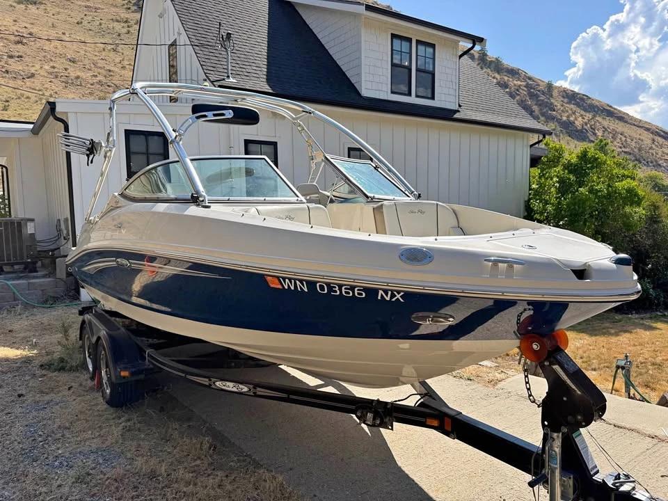 2007 Sea Ray Select 210 Bowrider