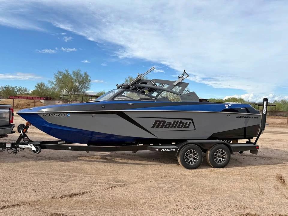 2020 Malibu 23 lsv