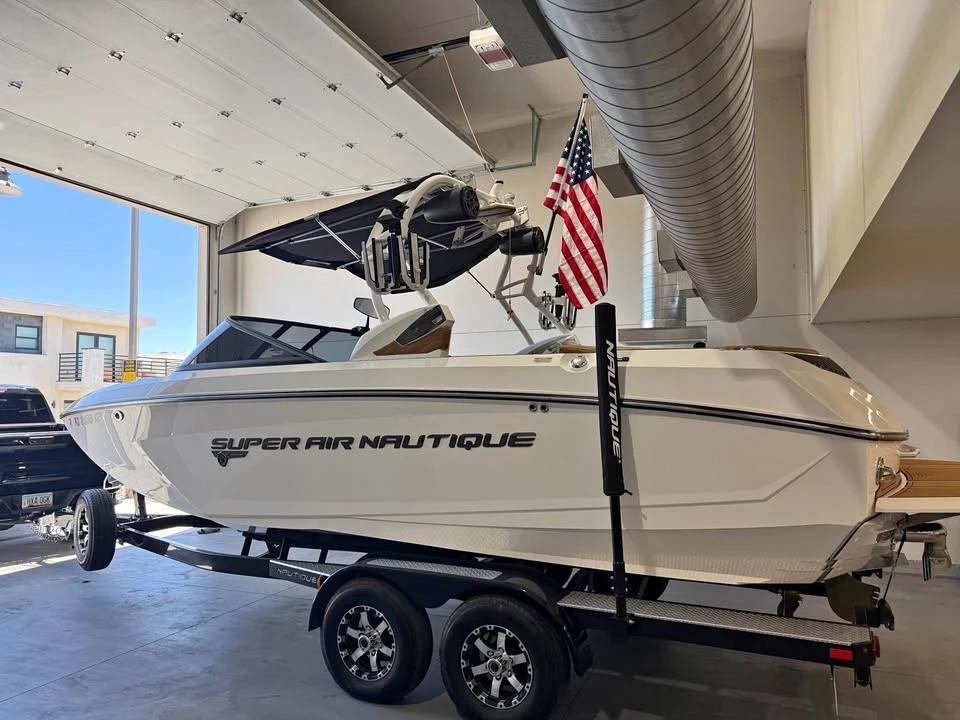 2016 Nautique G23
