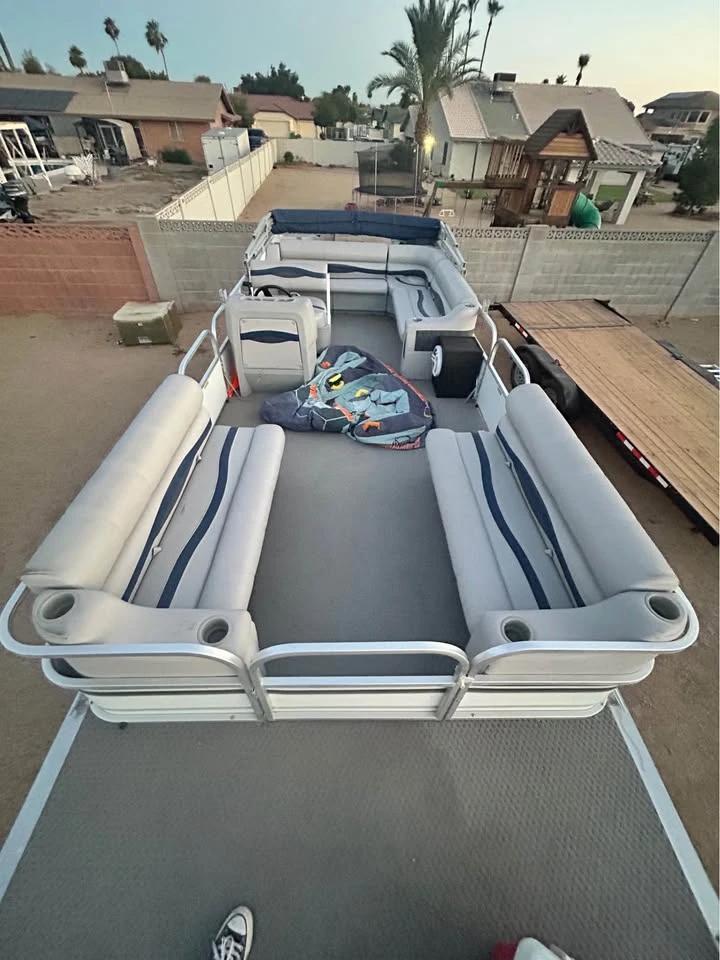 1996 Monark Pontoon Boat w/ Trailer 24’ Monark Sunspa 24