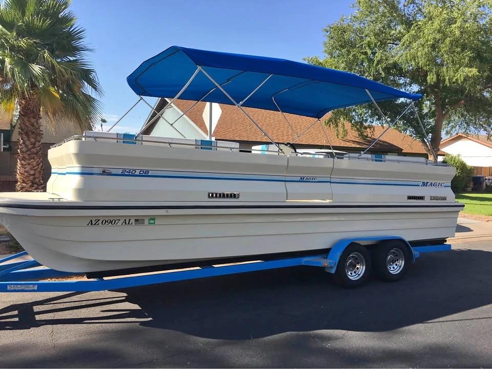 1991 Magic legend 240 deck boat 240 deck boat