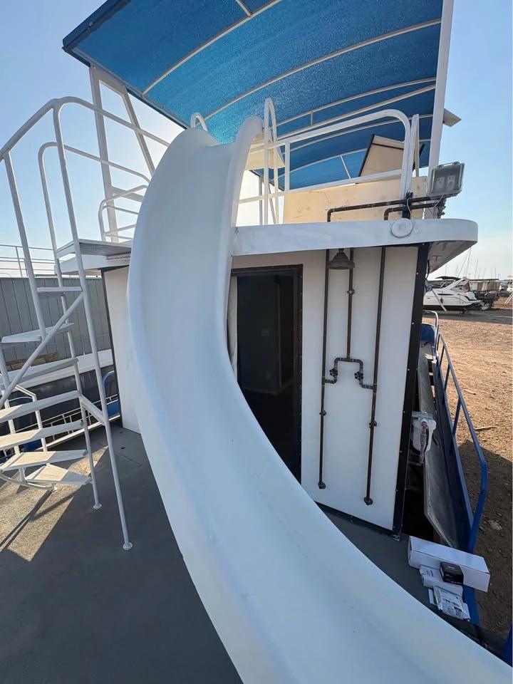 1988 36’ Boatel Houseboat Boatel 36