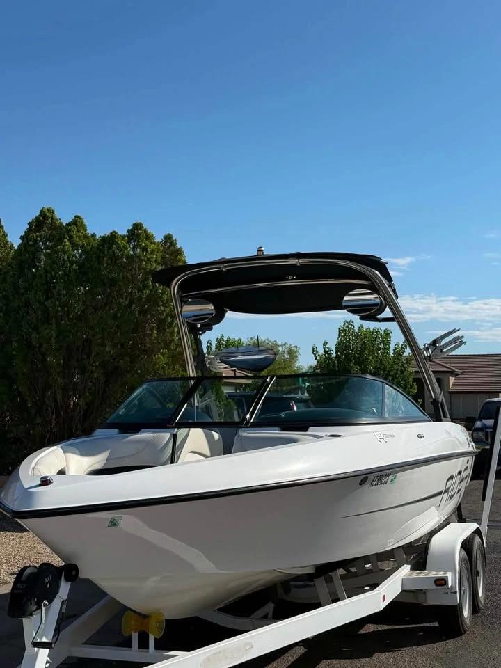 2011 Malibu wakeboat