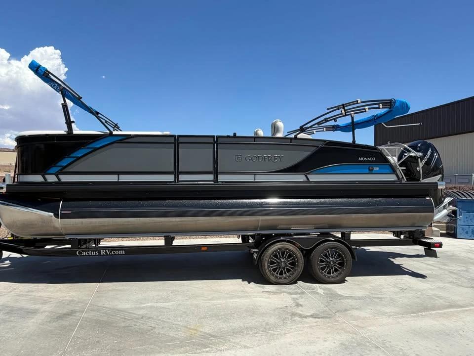 2022 Godfrey monaco 255 Monaco 255