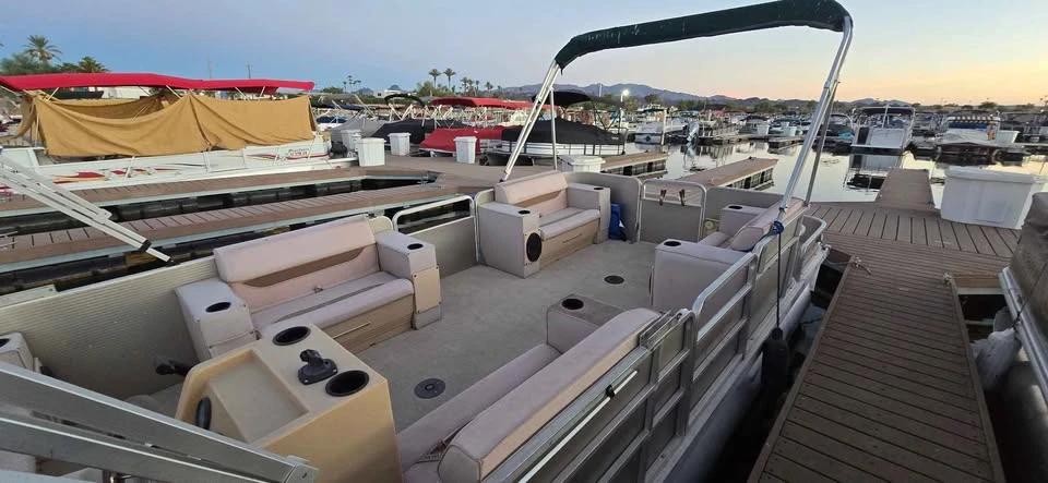 1986 Party Barge Pontoon 24ft Party Barge 24