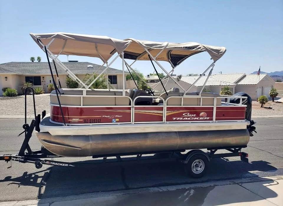 2023 SUN TRACKER PARTY BARGE 18 DLX 18 DLX