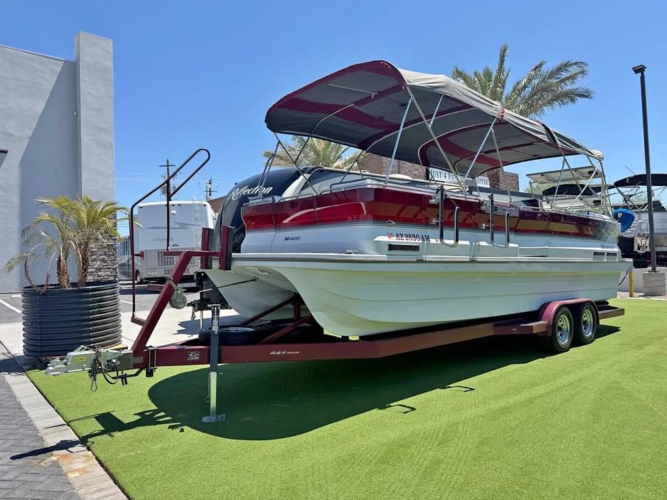 1992 Magic pontoon Magic Powerboats 240