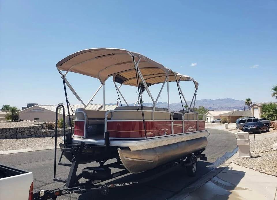 2023 SUN TRACKER 18 DLX